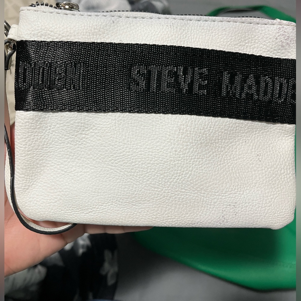 Steve Madden wristlet